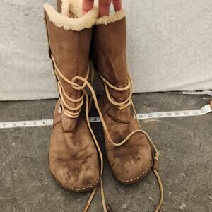 UGG Leather Boots Women's‎ 8 Brown Sheepskin Lining S/N 1634 F80070